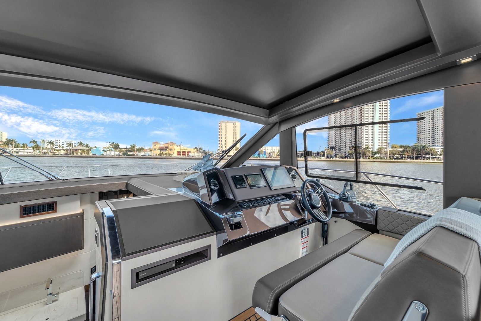 Galeon 425 HTS - Photo 20