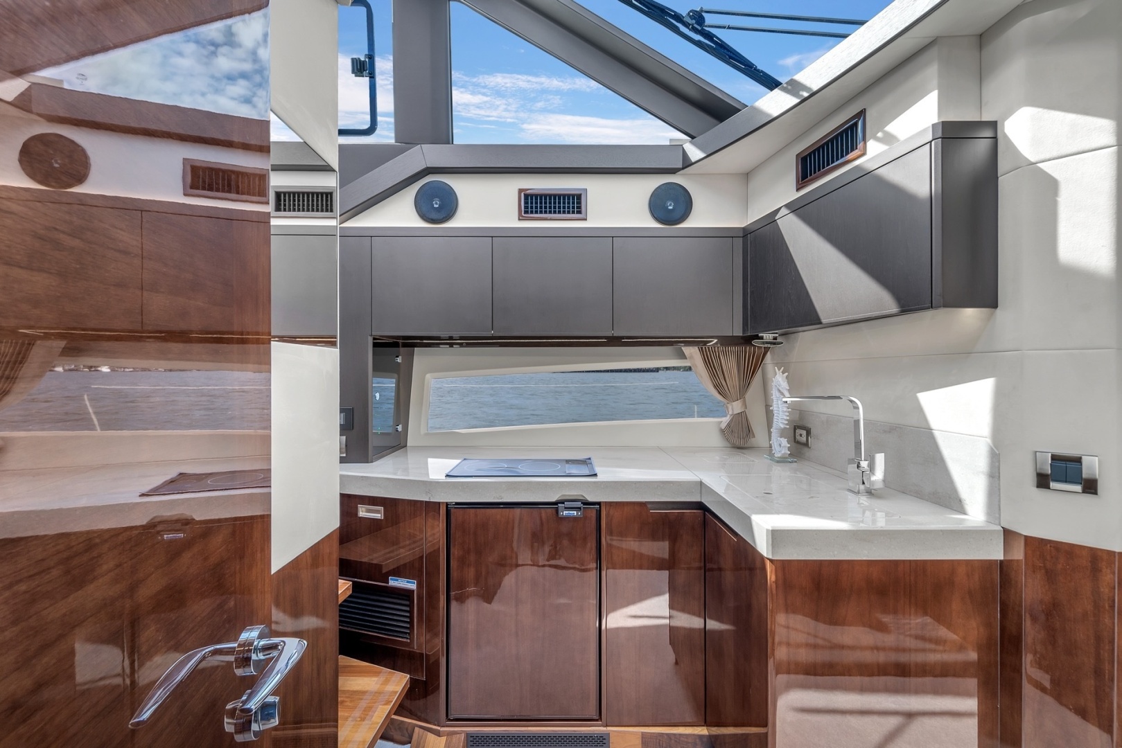 Galeon 425 HTS - Photo 29