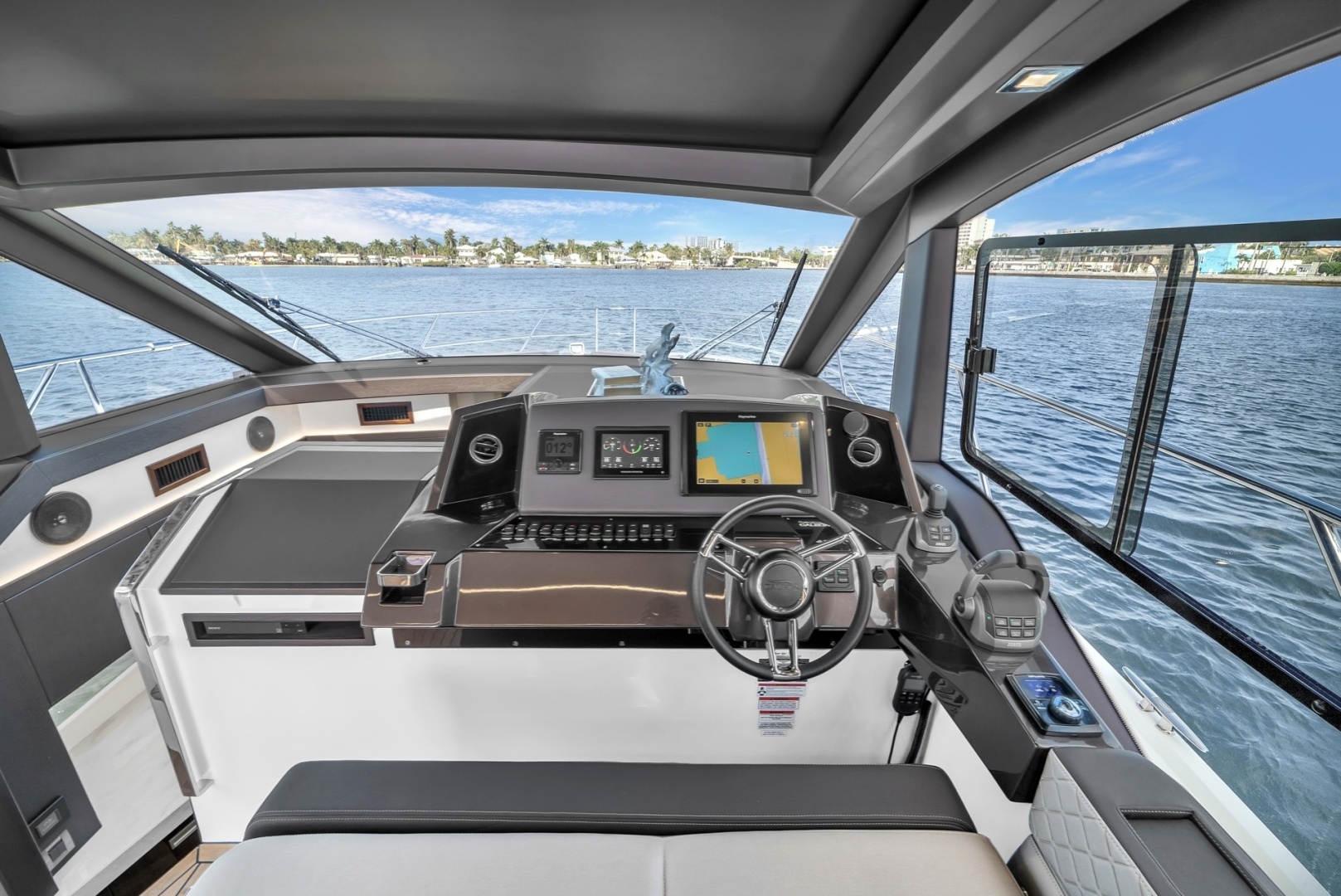 Galeon 425 HTS - Photo 23