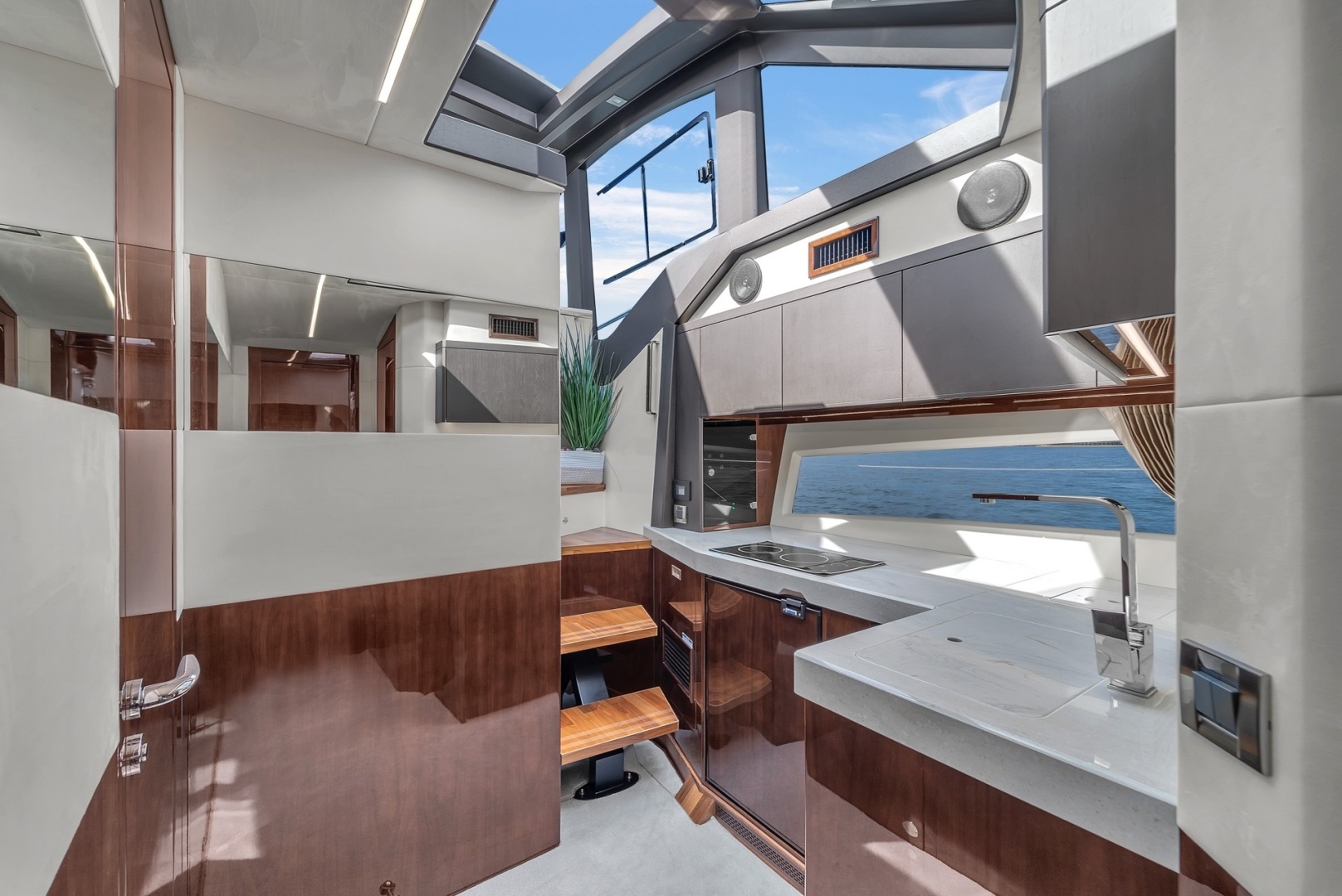 Galeon 425 HTS - Photo 30