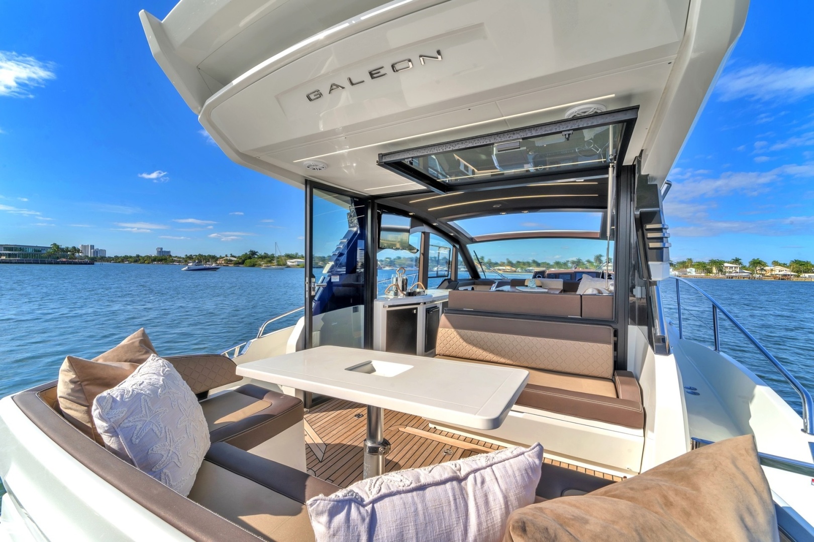 Galeon 425 HTS - Photo 8