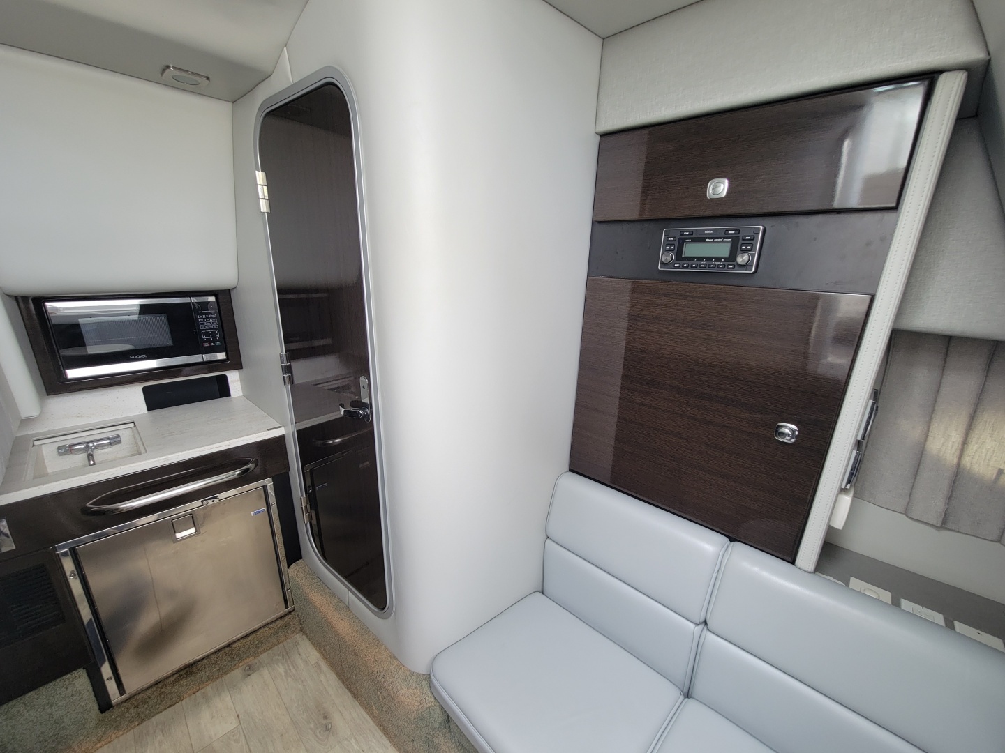 Formula 350 Crossover Bowrider Yacht For Sale