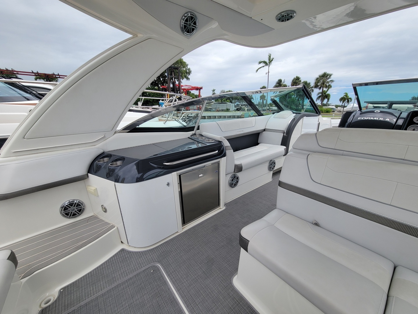 Formula 350 Crossover Bowrider Yacht For Sale
