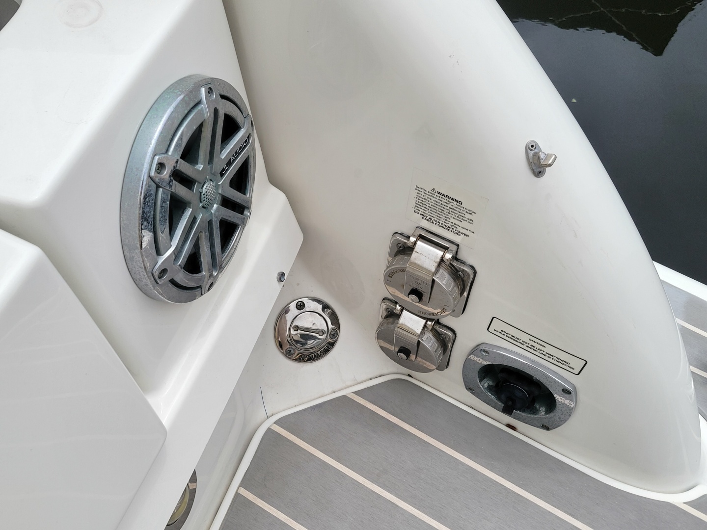 Formula 350 Crossover Bowrider Yacht For Sale