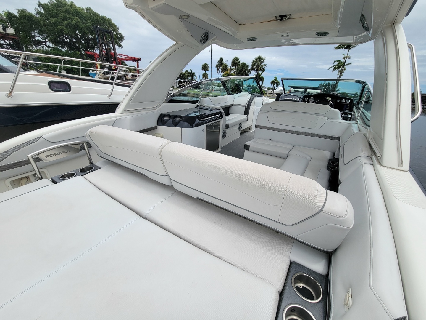 Formula 350 Crossover Bowrider Yacht For Sale