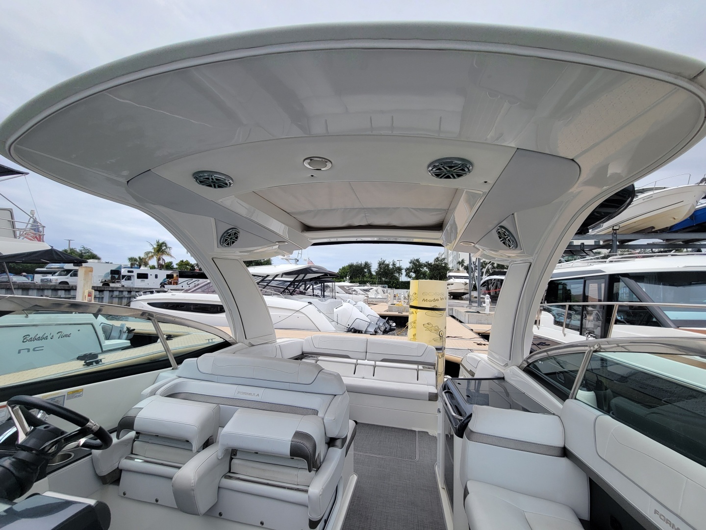 Formula 350 Crossover Bowrider Yacht For Sale