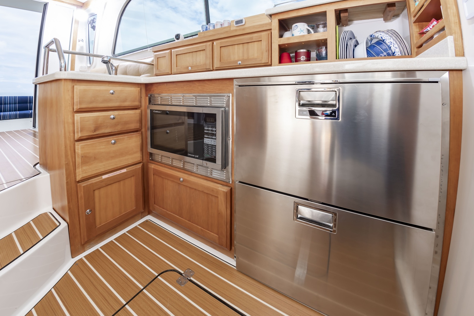 ORIENTE 37ft Back Cove Yacht For Sale