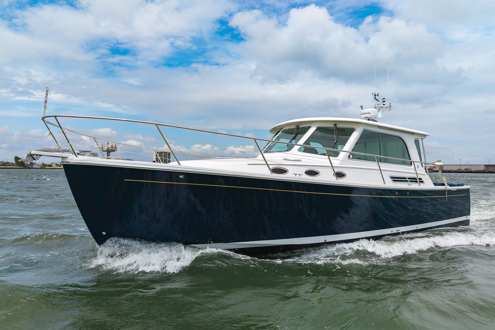 ORIENTE 37ft Back Cove Yacht For Sale
