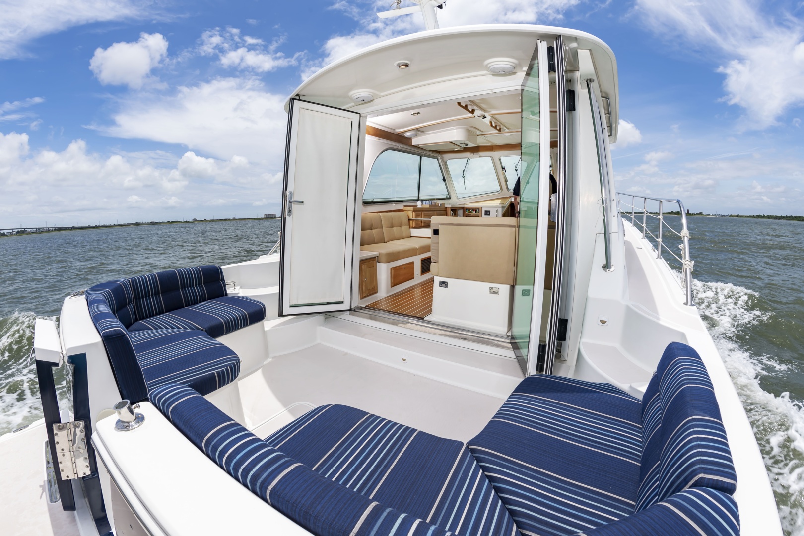 ORIENTE 37ft Back Cove Yacht For Sale