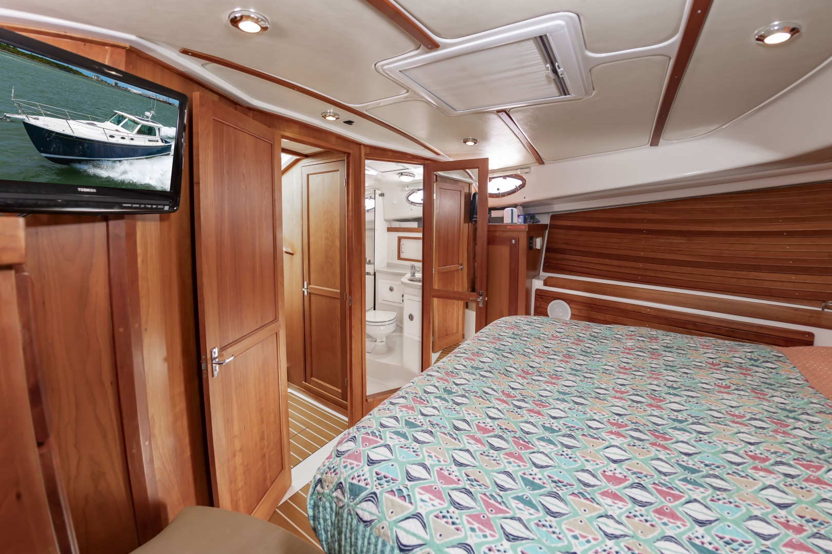 ORIENTE 37ft Back Cove Yacht For Sale