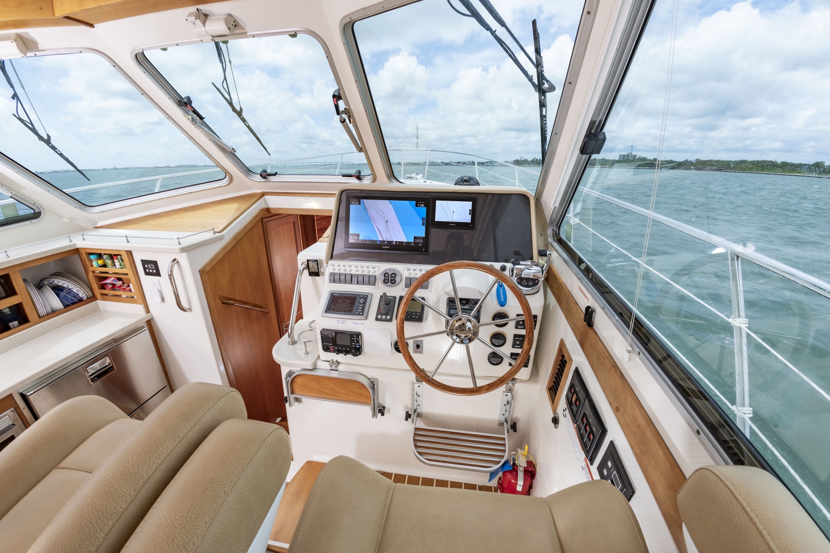 ORIENTE 37ft Back Cove Yacht For Sale