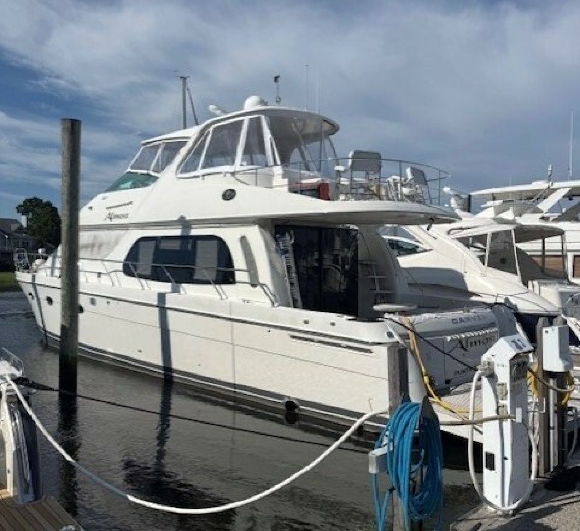 2006 Carver Voyager