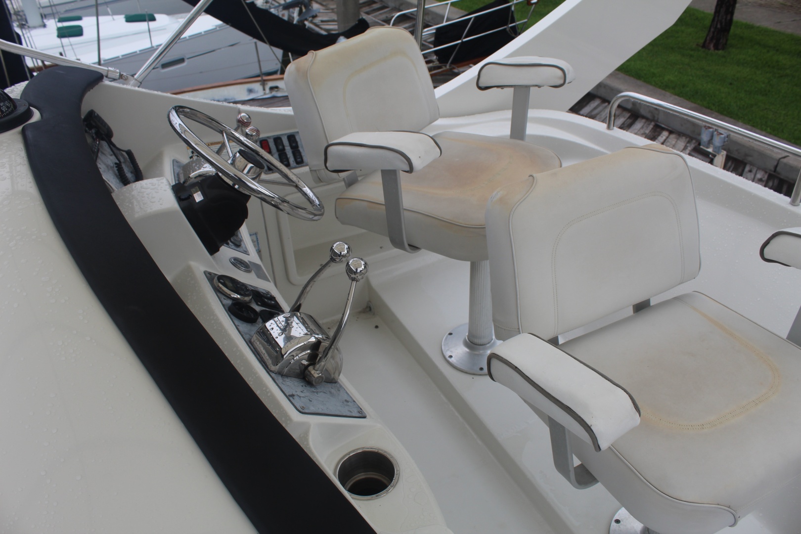 2006 Carver 