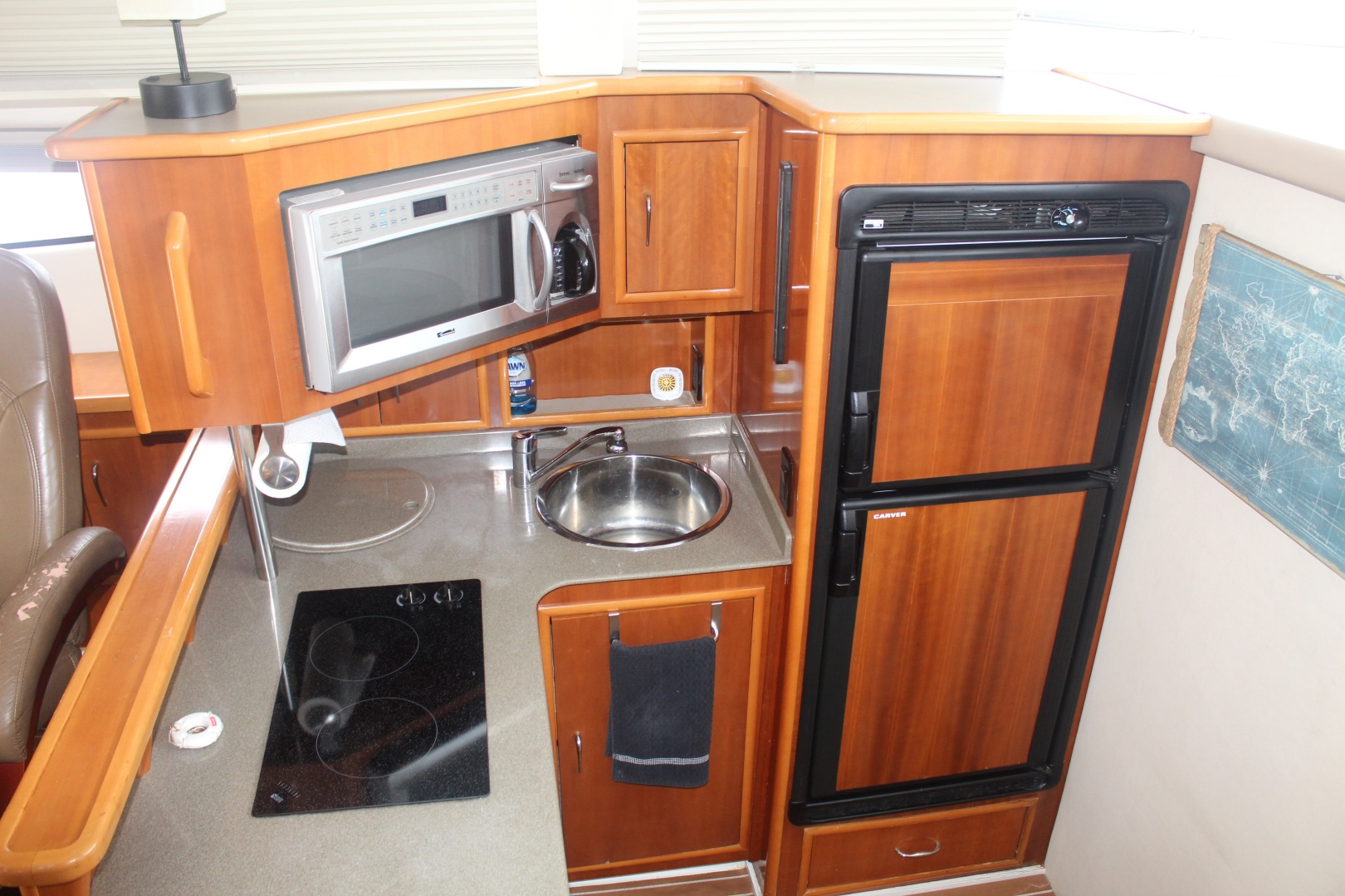 33ft Carver Yacht For Sale