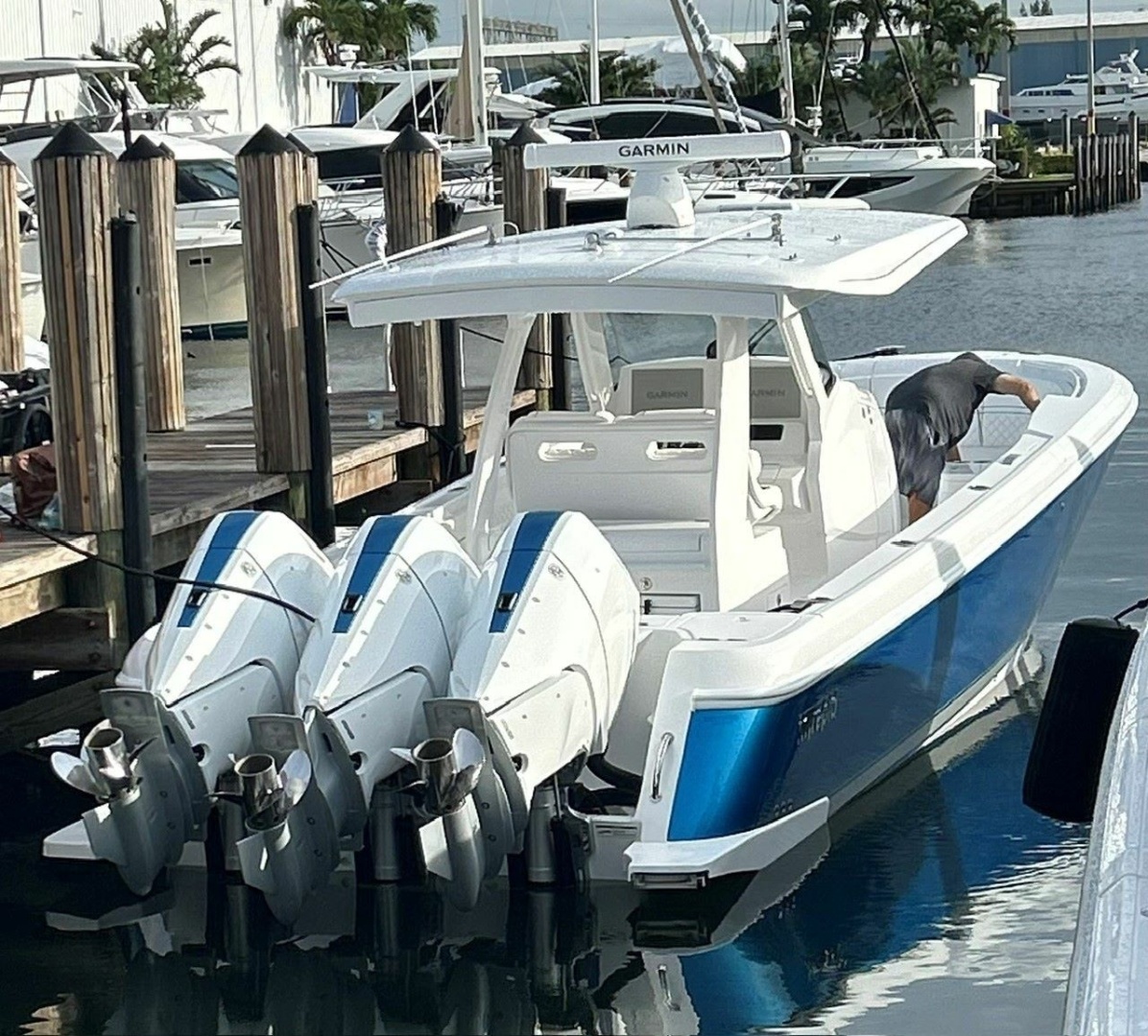 2025 Intrepid 375 Nomad