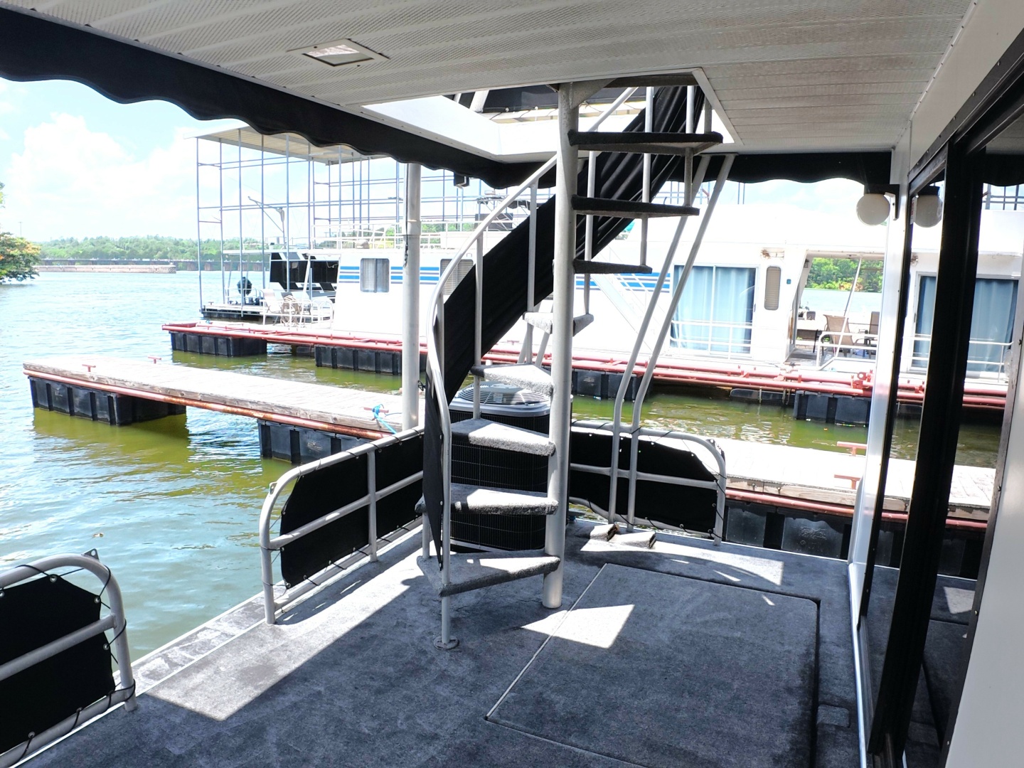 THE SUGAR SHACK 55ft Lakeview Yacht For Sale