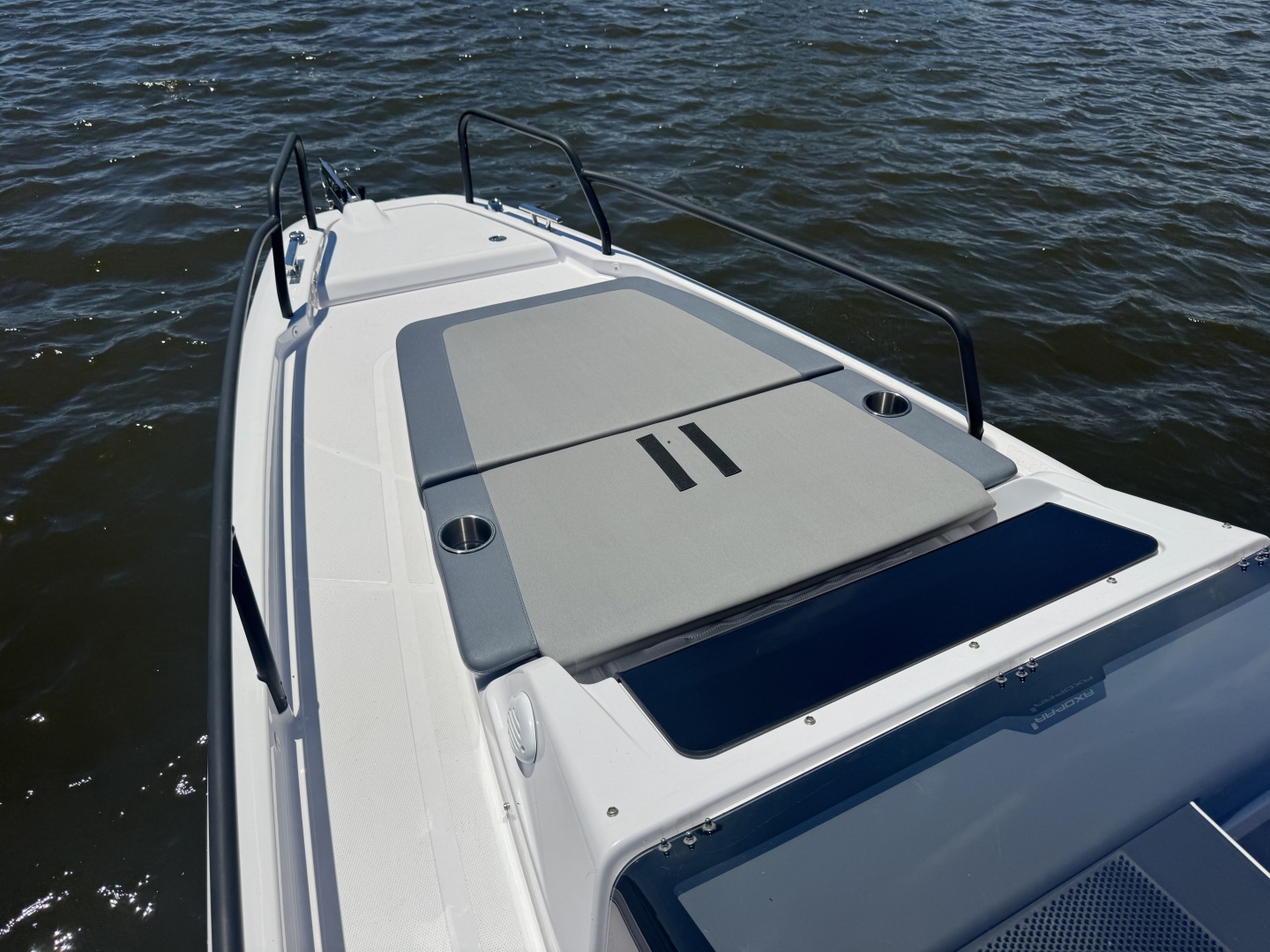 2023 Axopar 25 Cross Top