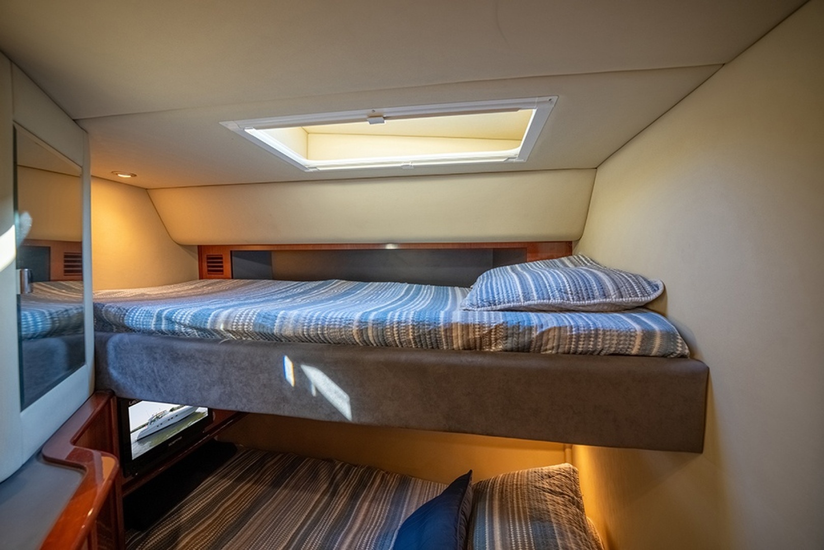 Sea Ray 500 Sundancer Yacht For Sale