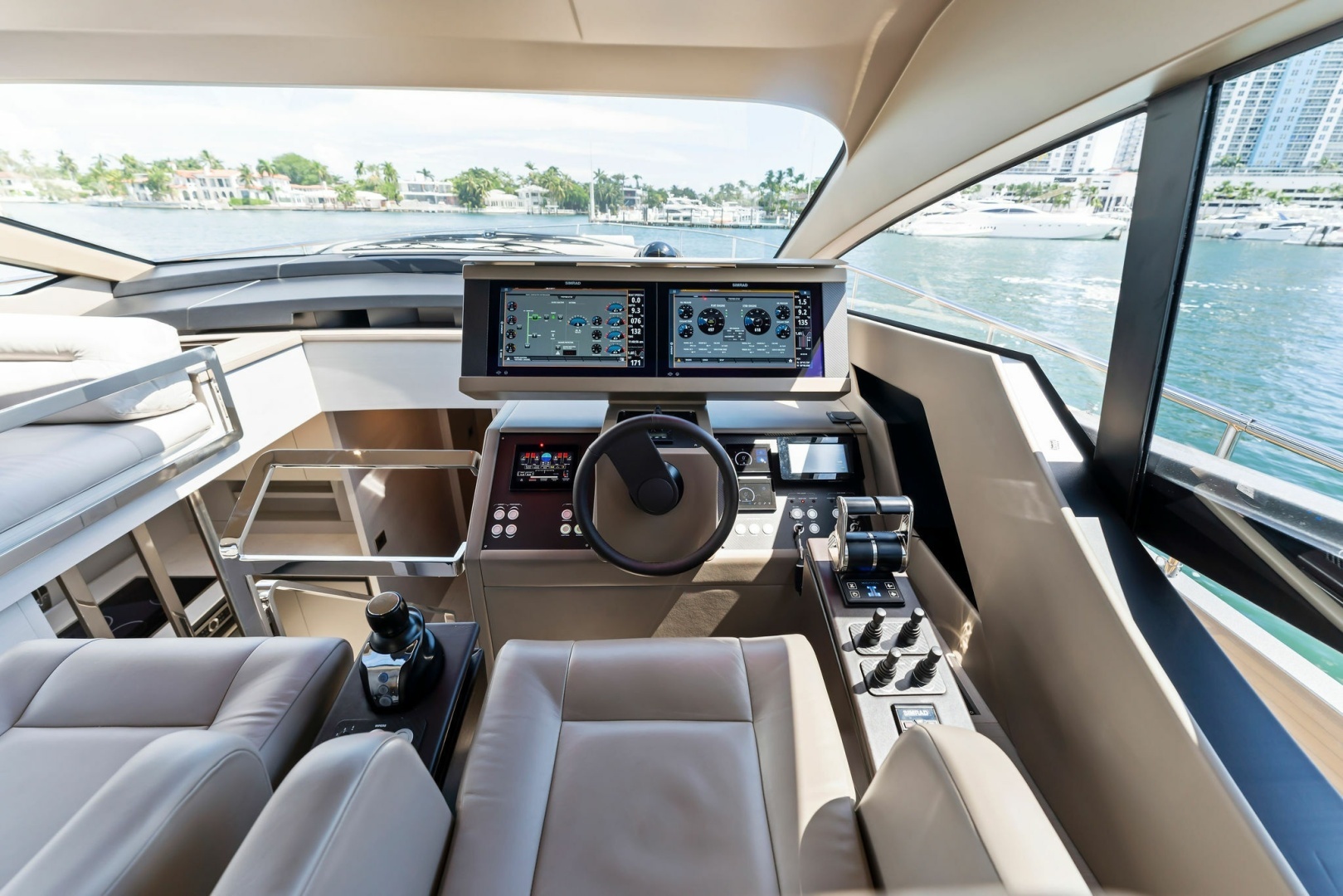 Pershing 7X Yacht For Sale