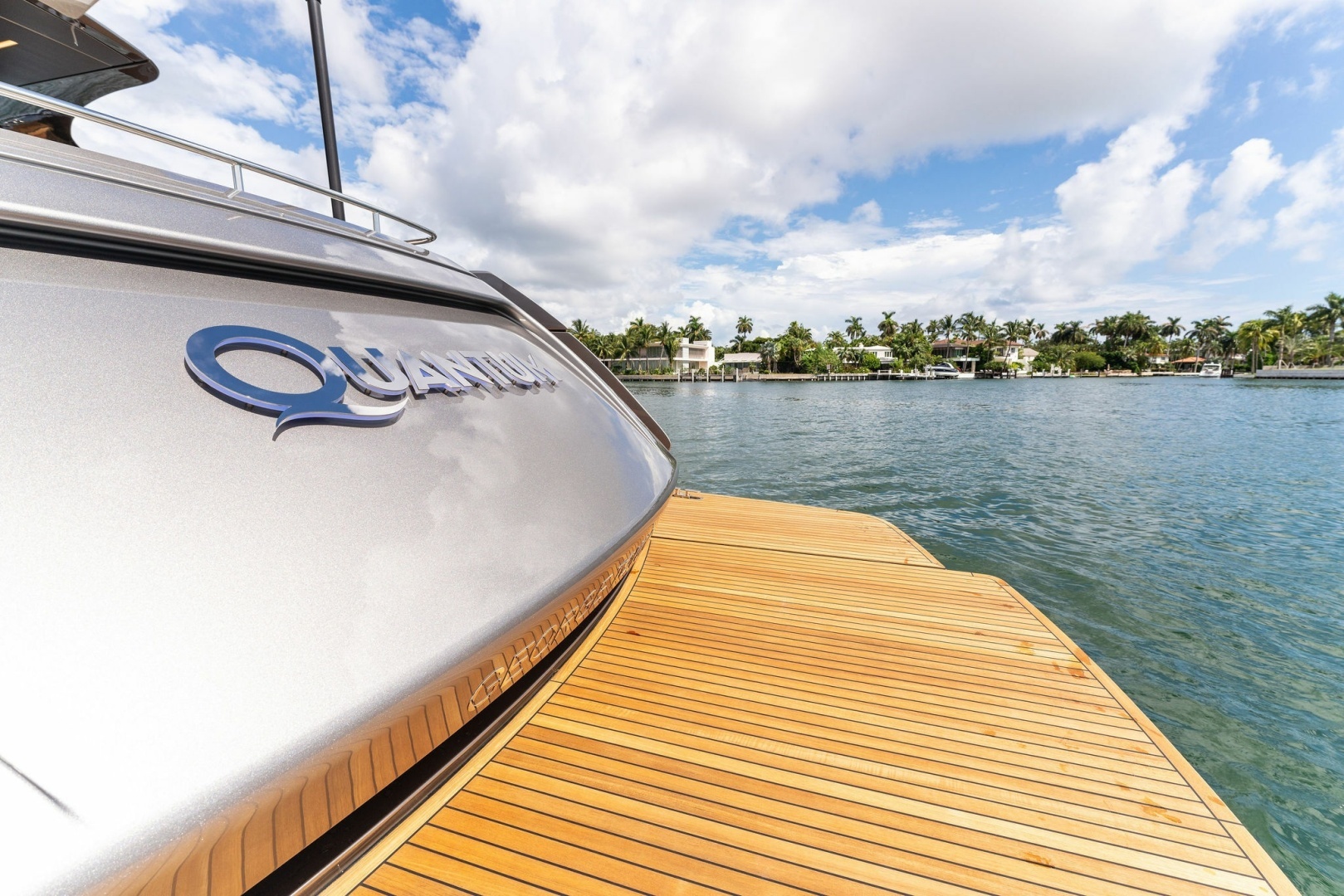 Pershing 7X Yacht For Sale