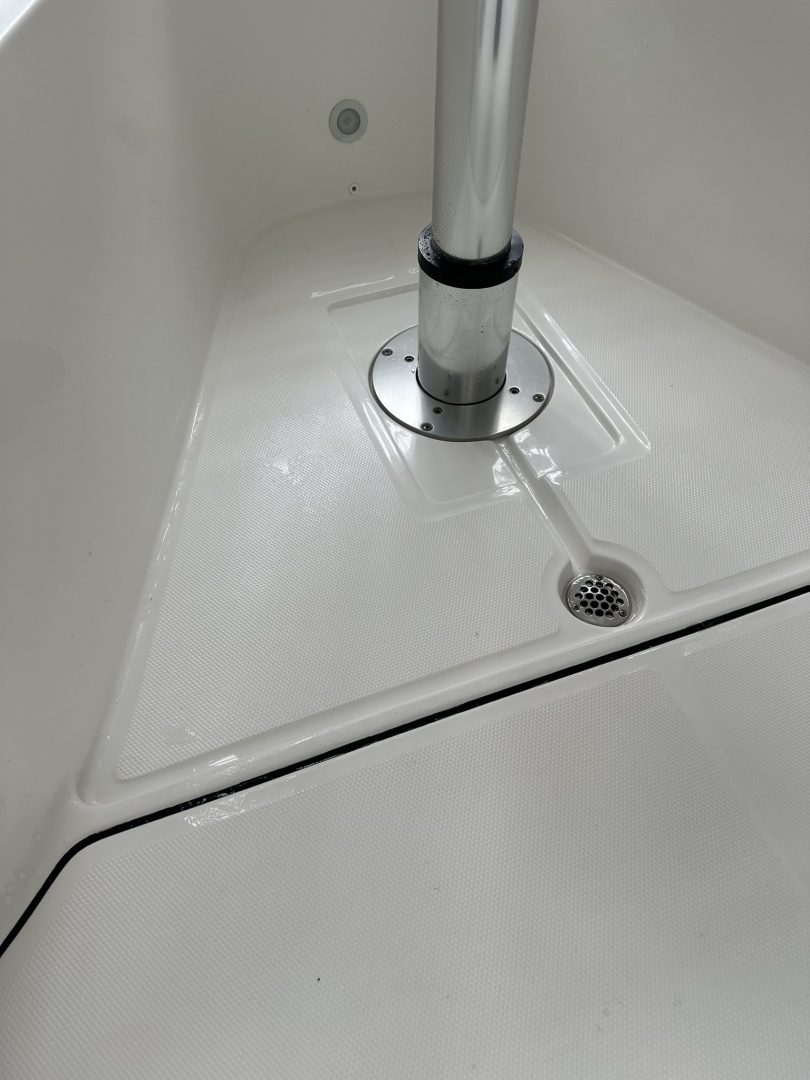 Edgewater 370CC — BLUE PEARL - Photo 12