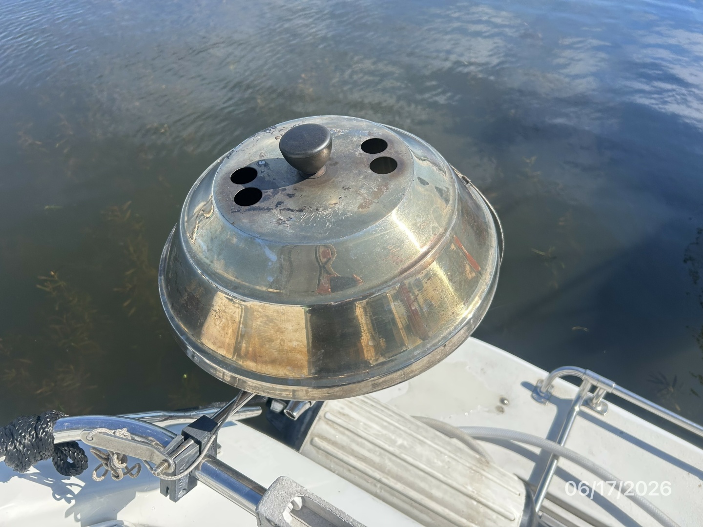 43' Carver cockpit BBQ grill
