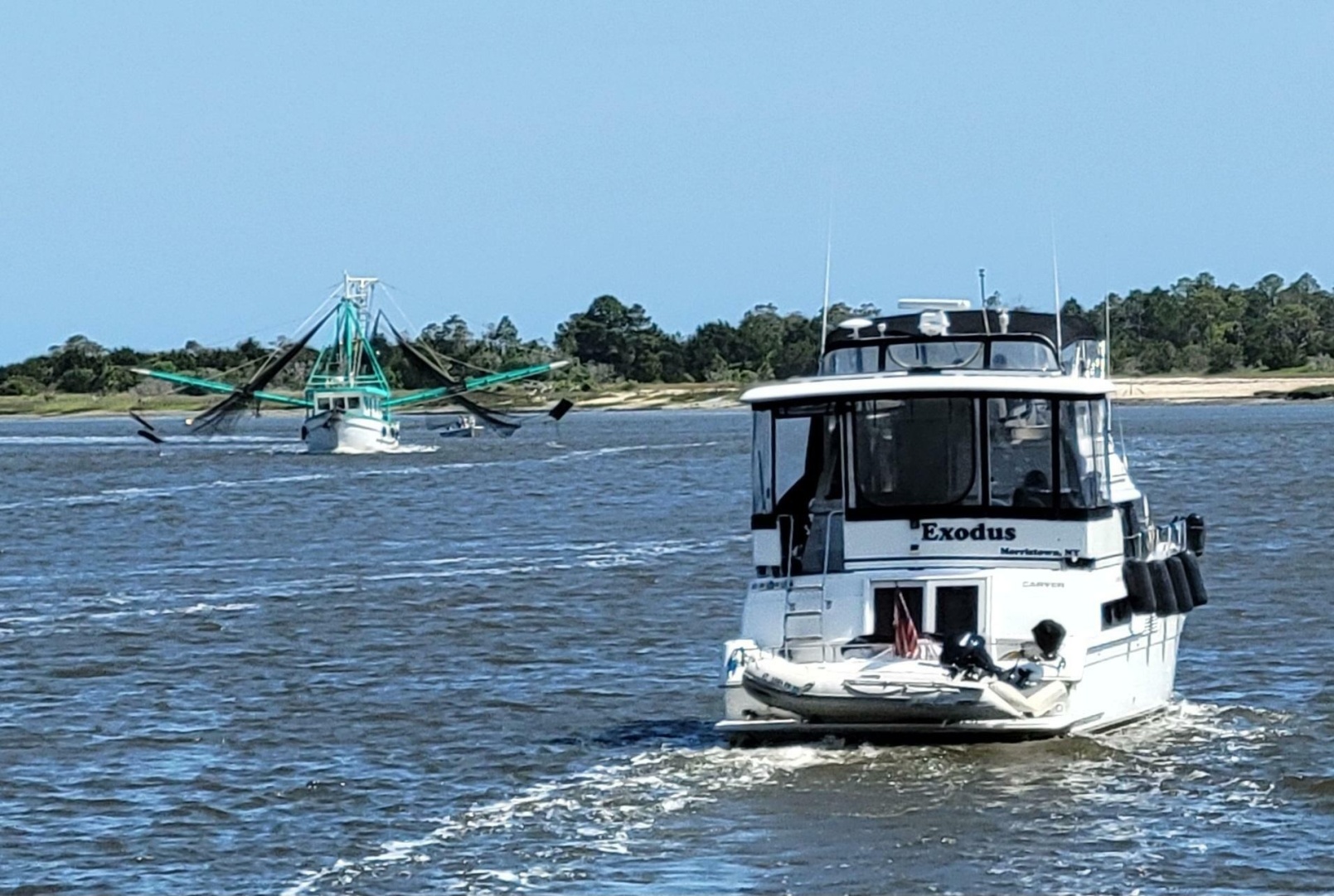 43' Carver underway