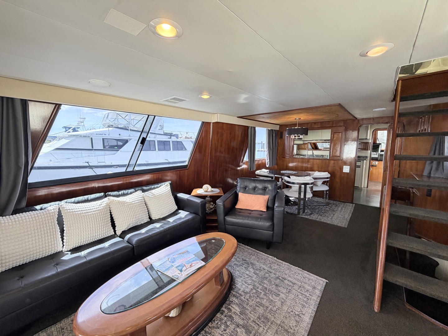 MR. ED 1990 Viking Cockpit Motor Yacht 70 ft Motor Yachts for sale