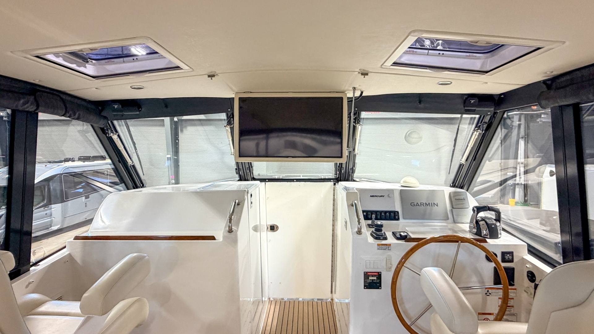 MJM 3 Yacht For Sale