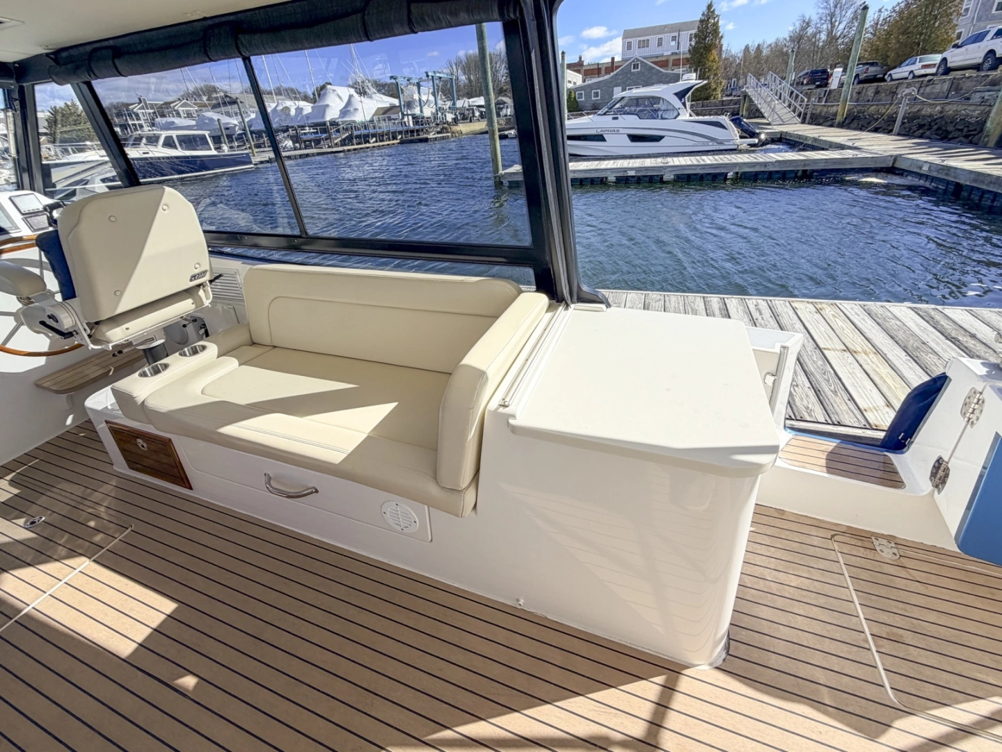 MJM 3 Yacht For Sale