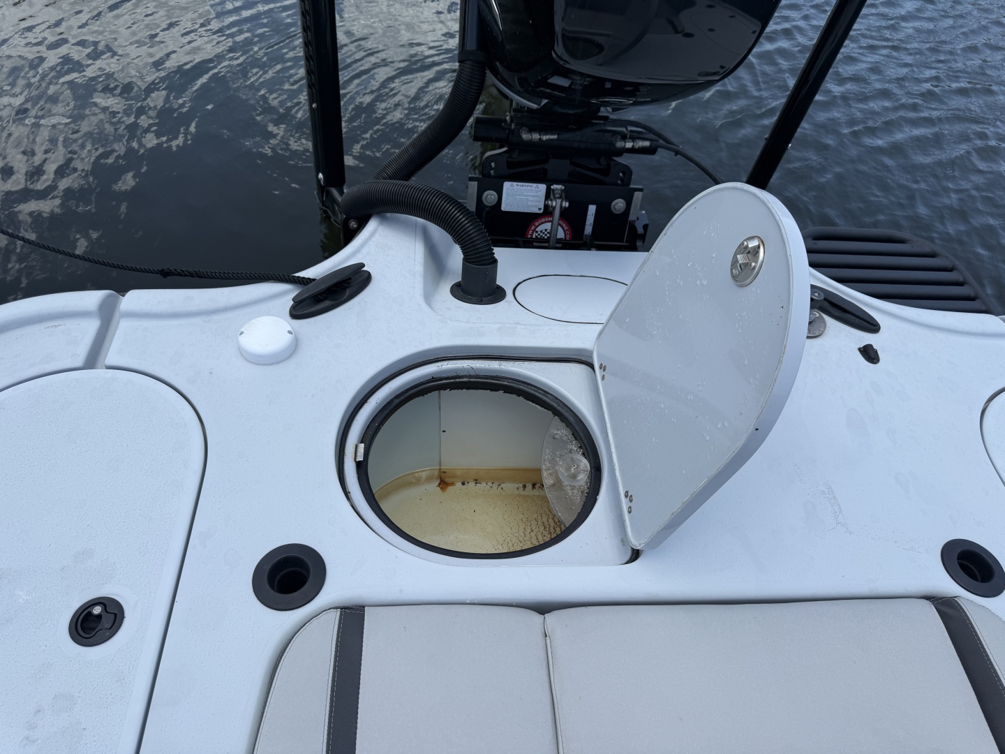2017 Yellowfin 24 Bay CE