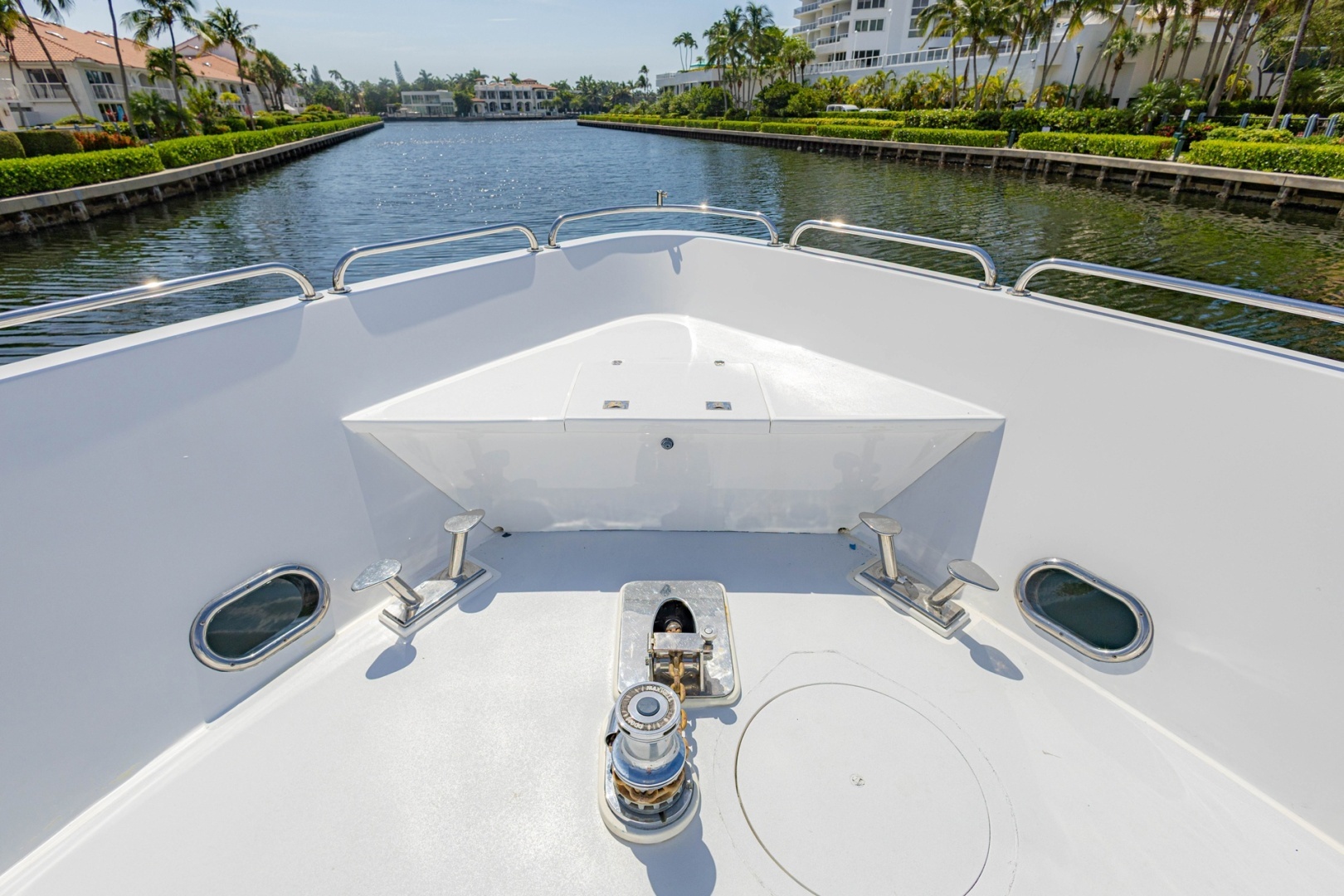 Hargrave Enclosed Skylounge Yacht For Sale