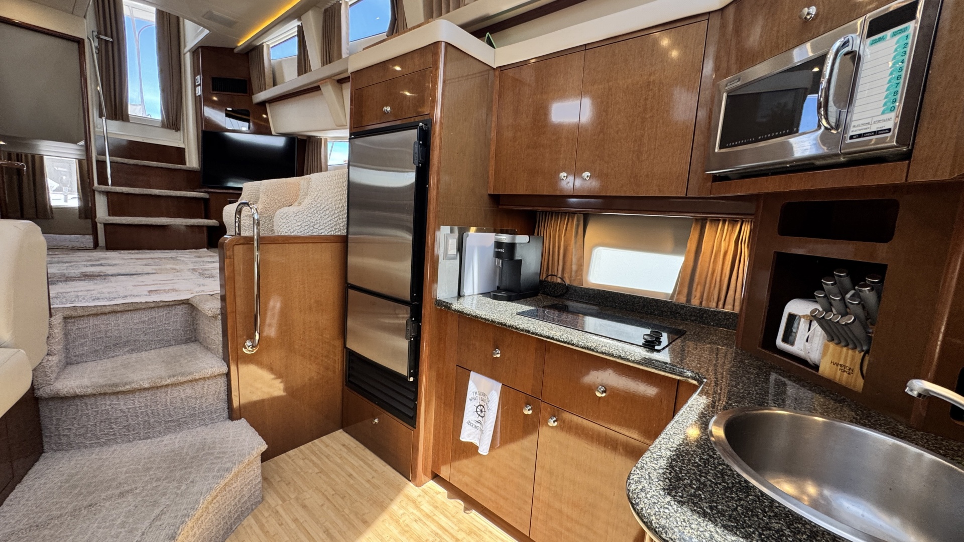 Splash amp Dash 47ft Carver Yacht For Sale Splash amp Dash 47ft Carver Yacht For Sale
