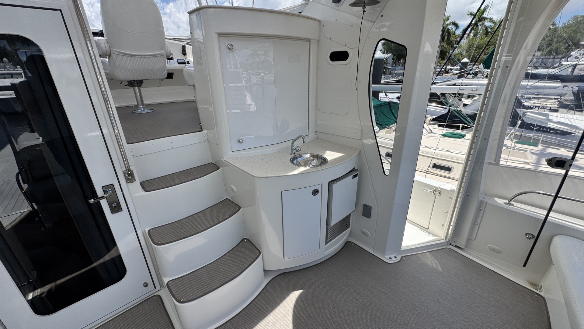 Splash amp Dash 47ft Carver Yacht For Sale Splash amp Dash 47ft Carver Yacht For Sale