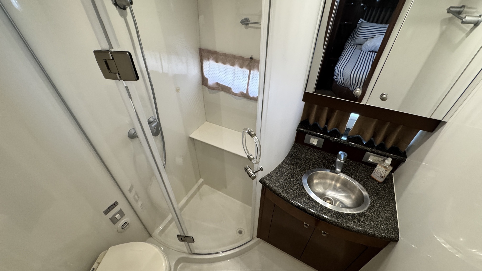 Splash amp Dash 47ft Carver Yacht For Sale Splash amp Dash 47ft Carver Yacht For Sale