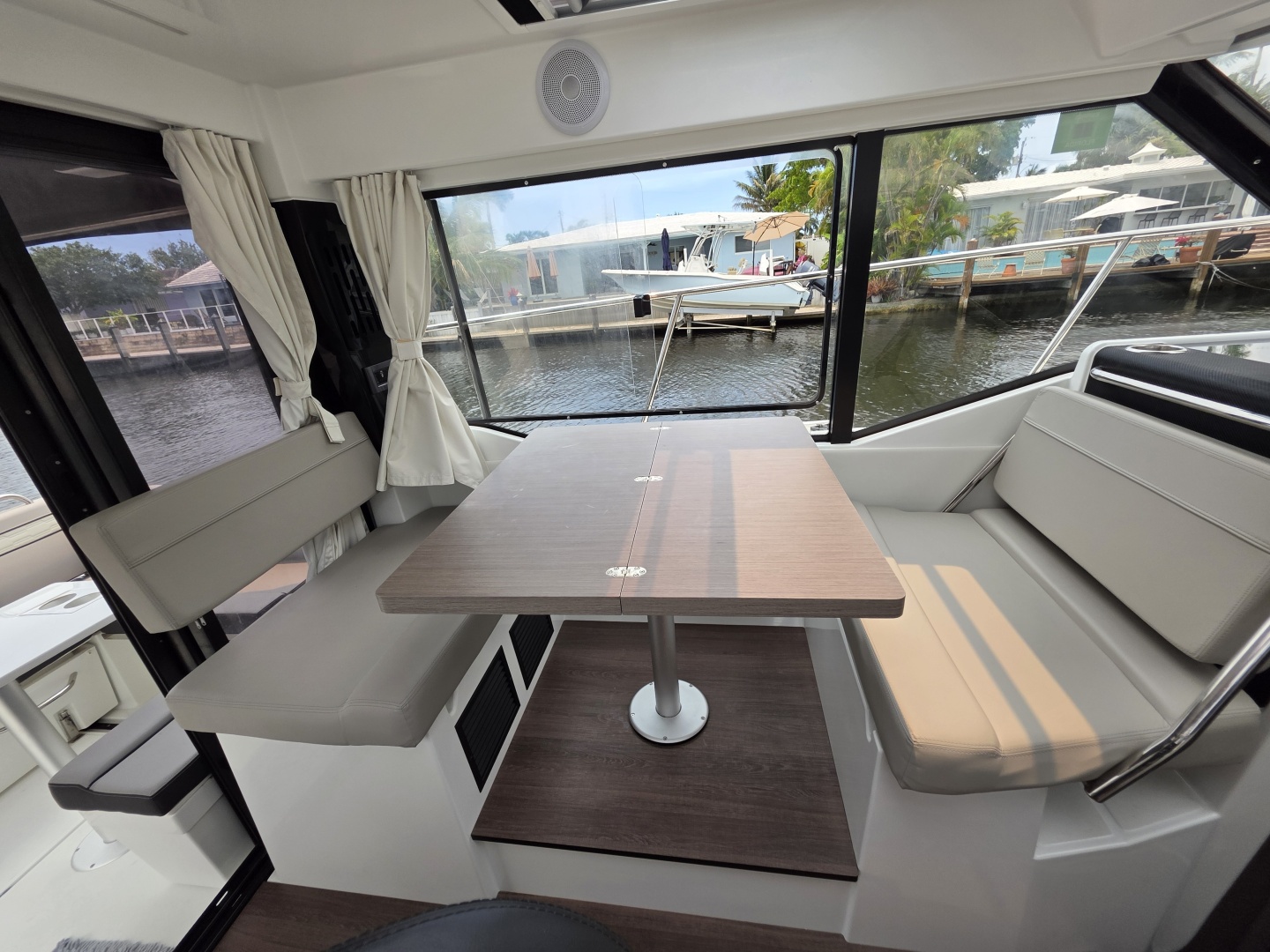 2025 Jeanneau NC 895 Series 2