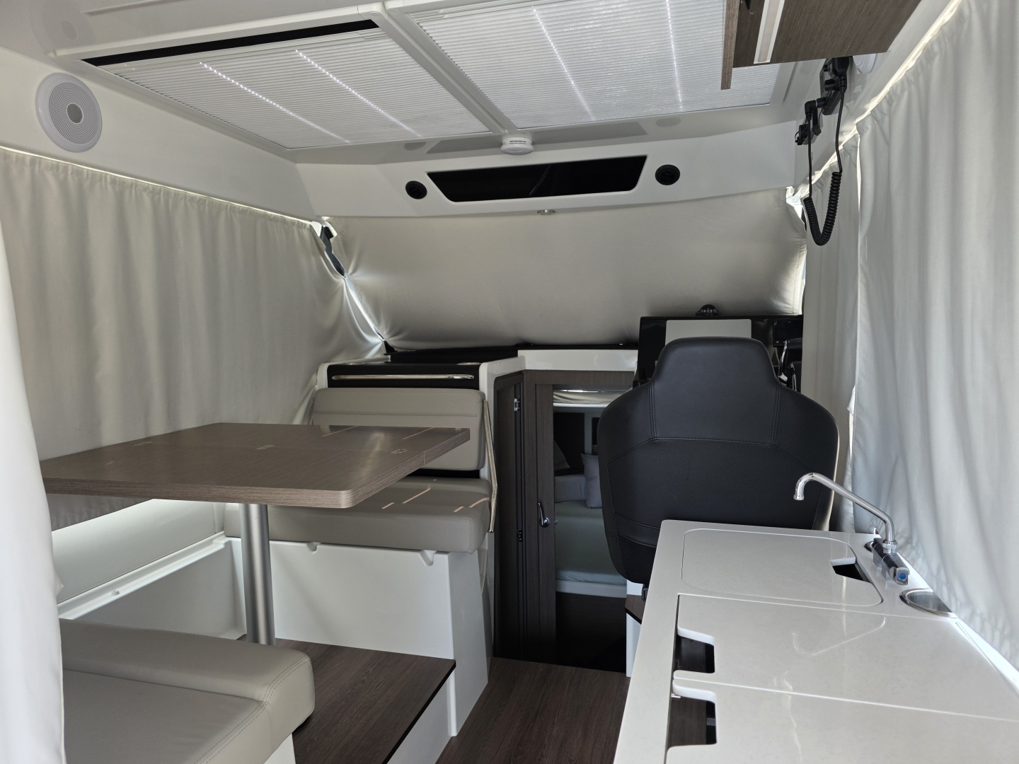 2025 Jeanneau NC 895 Series 2