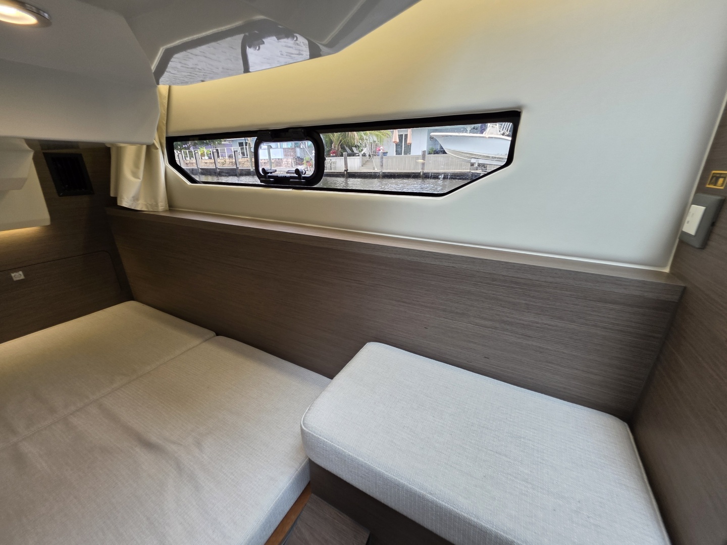 2025 Jeanneau NC 895 Series 2