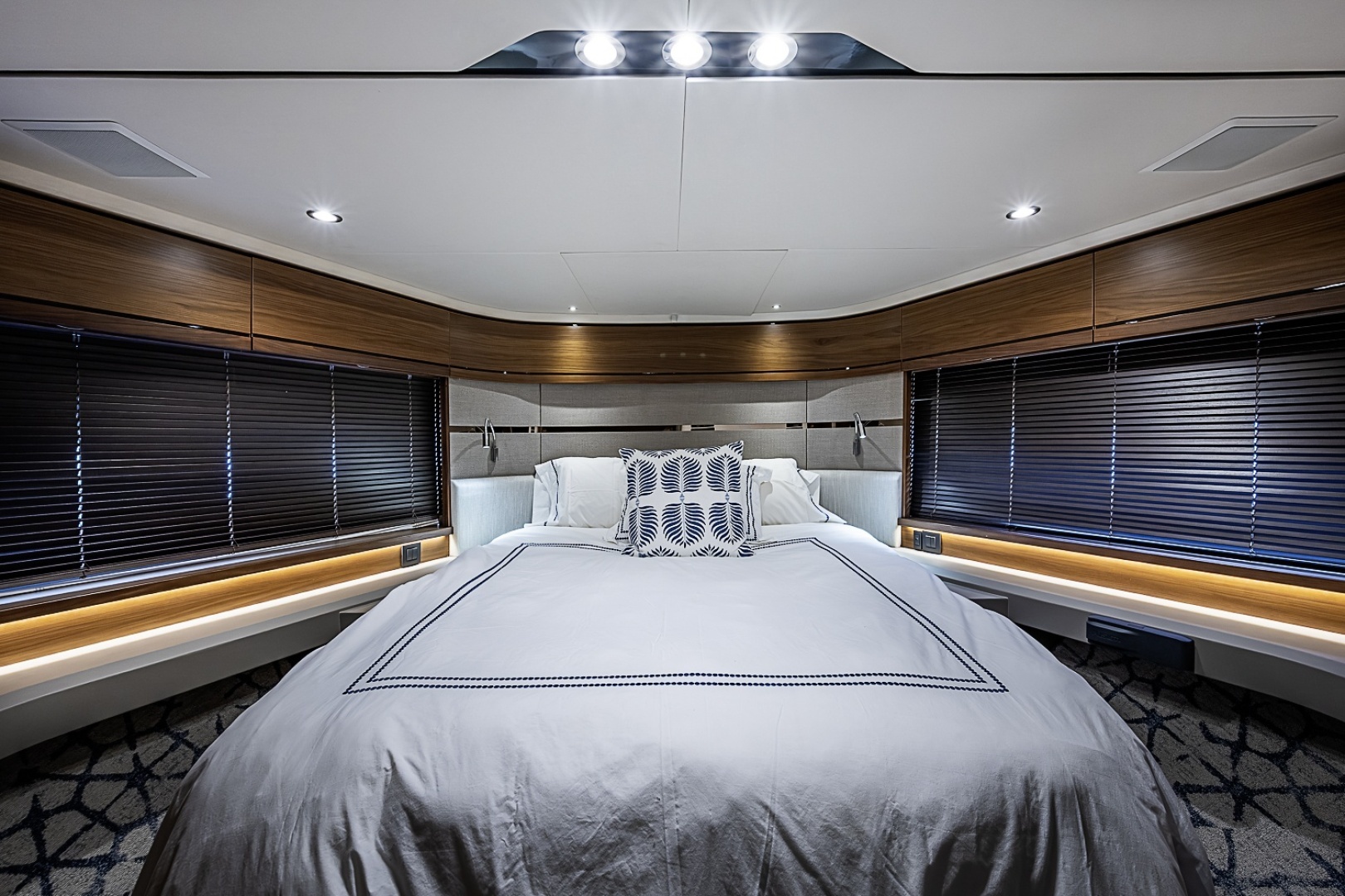 Princess S65 Yacht For Sale