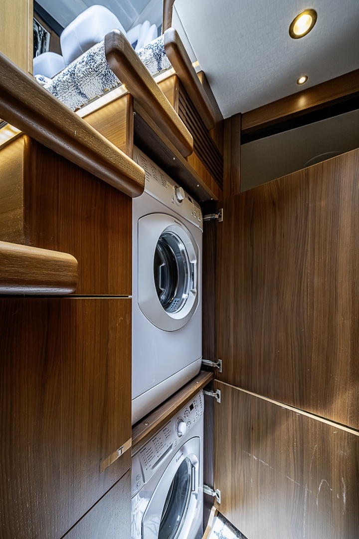 Princess S65 Yacht For Sale