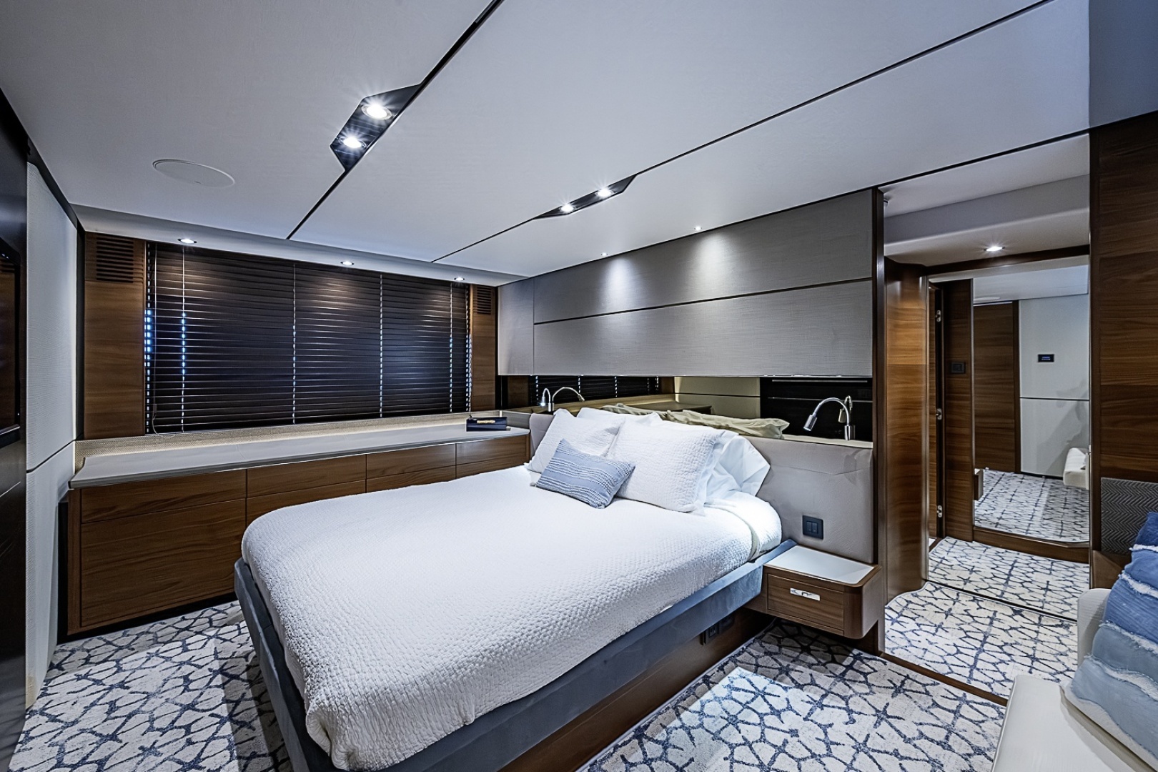 Princess S65 Yacht For Sale