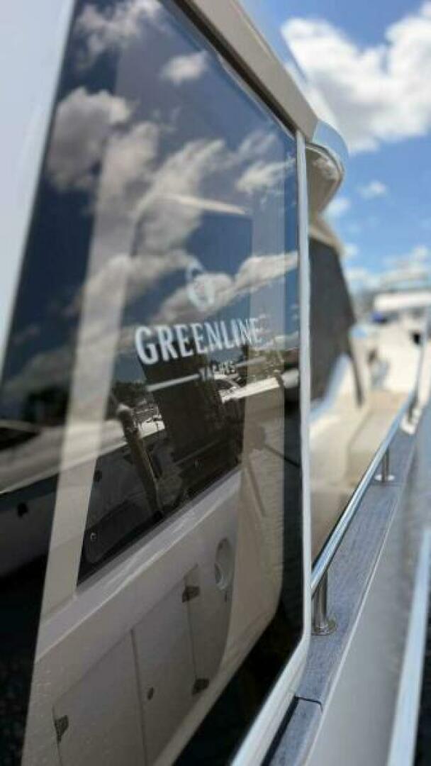 Greenline 48 Fly Hybrid — Electric Summer - Photo 5