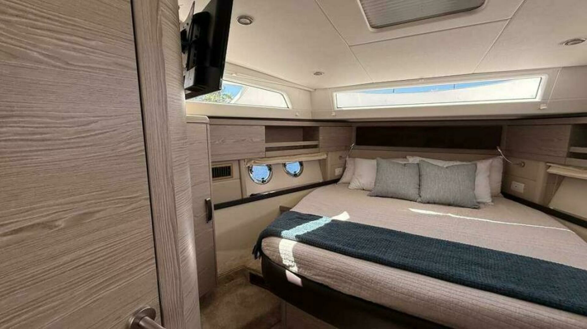 Greenline 48 Fly Hybrid Yacht For Sale