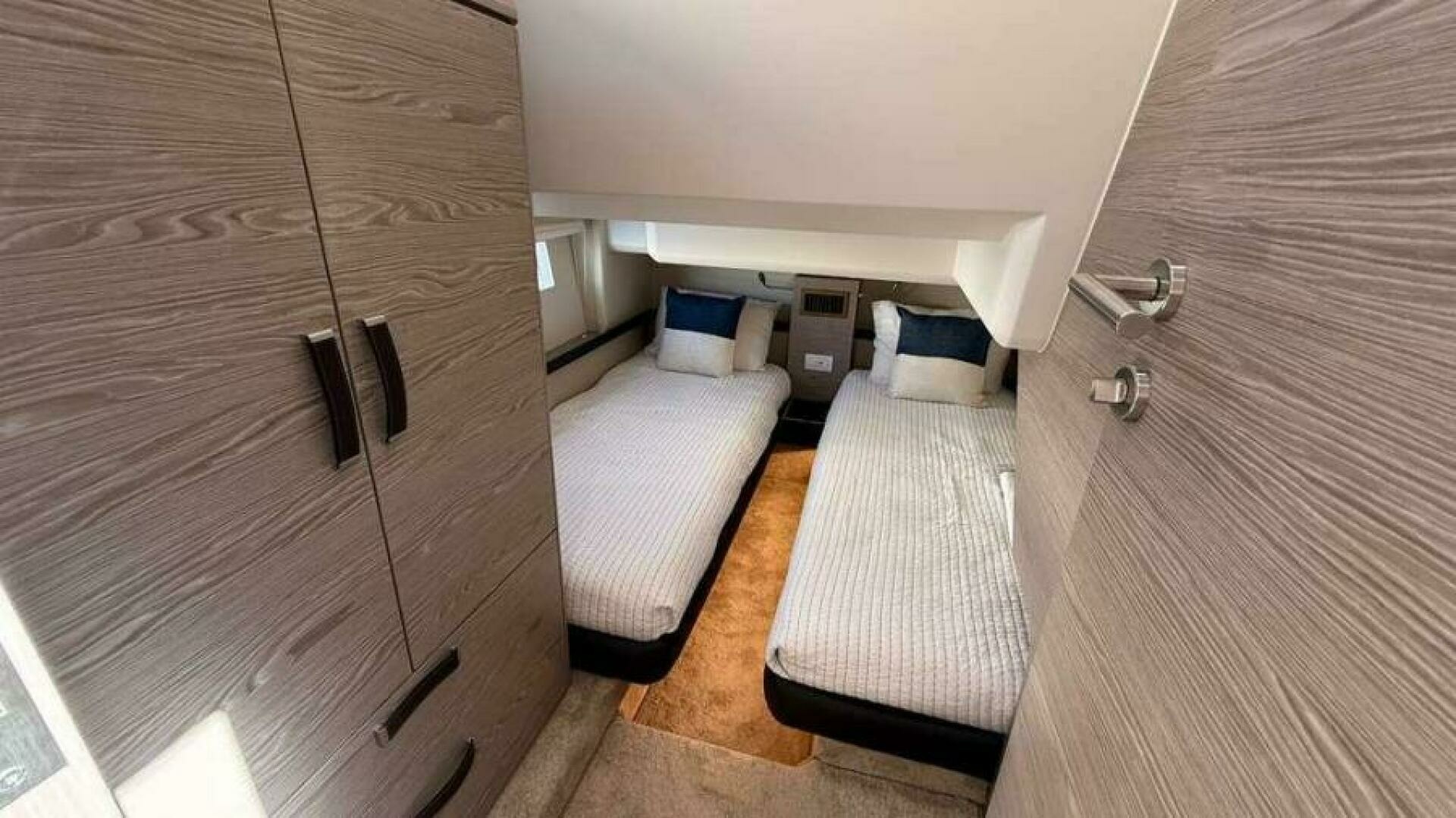 Greenline 48 Fly Hybrid Yacht For Sale