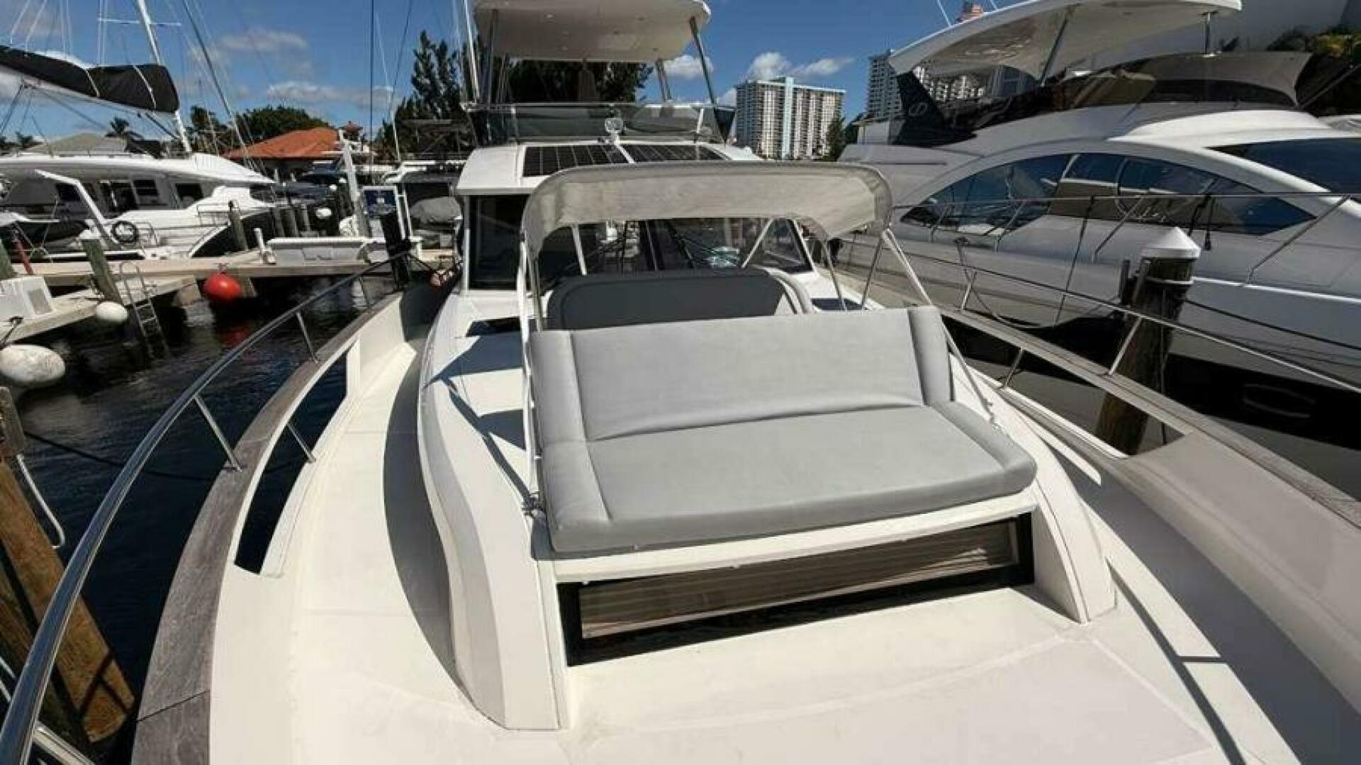 Greenline 48 Fly Hybrid — Electric Summer - Photo 20