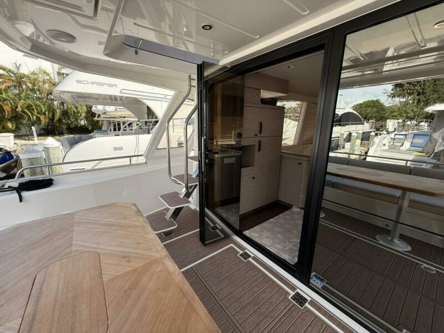 Greenline 48 Fly Hybrid — Electric Summer - Photo 11