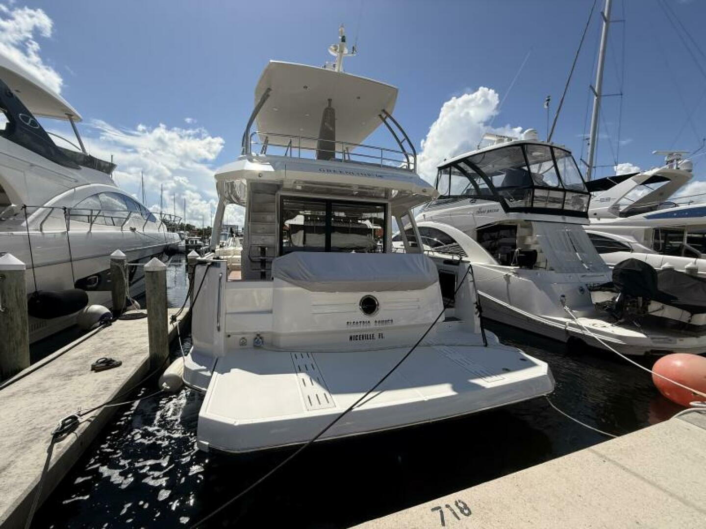 Greenline 48 Fly Hybrid — Electric Summer - Photo 3