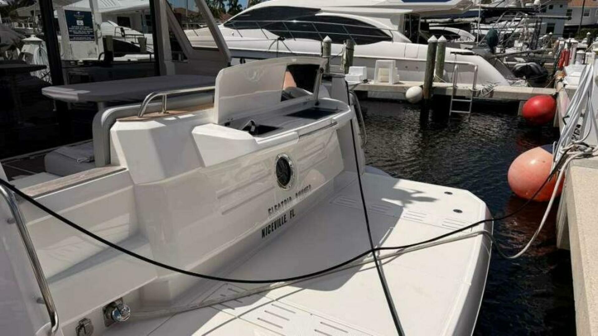 Greenline 48 Fly Hybrid — Electric Summer - Photo 6