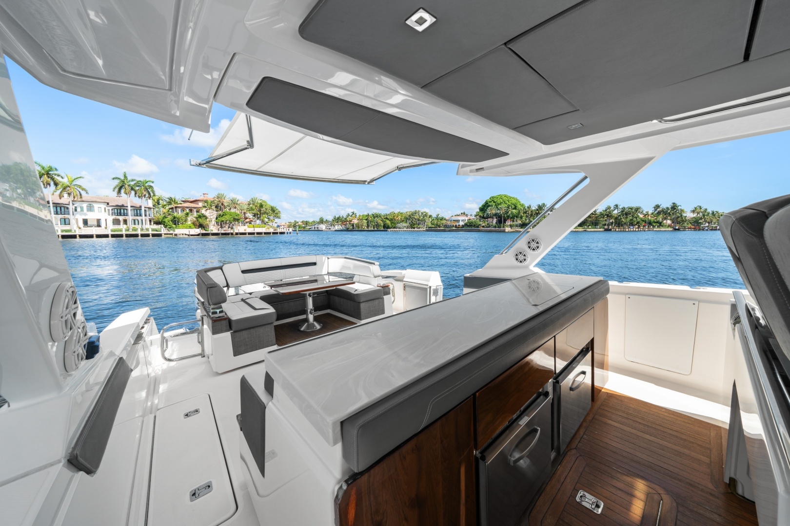 2020 Tiara Yachts 