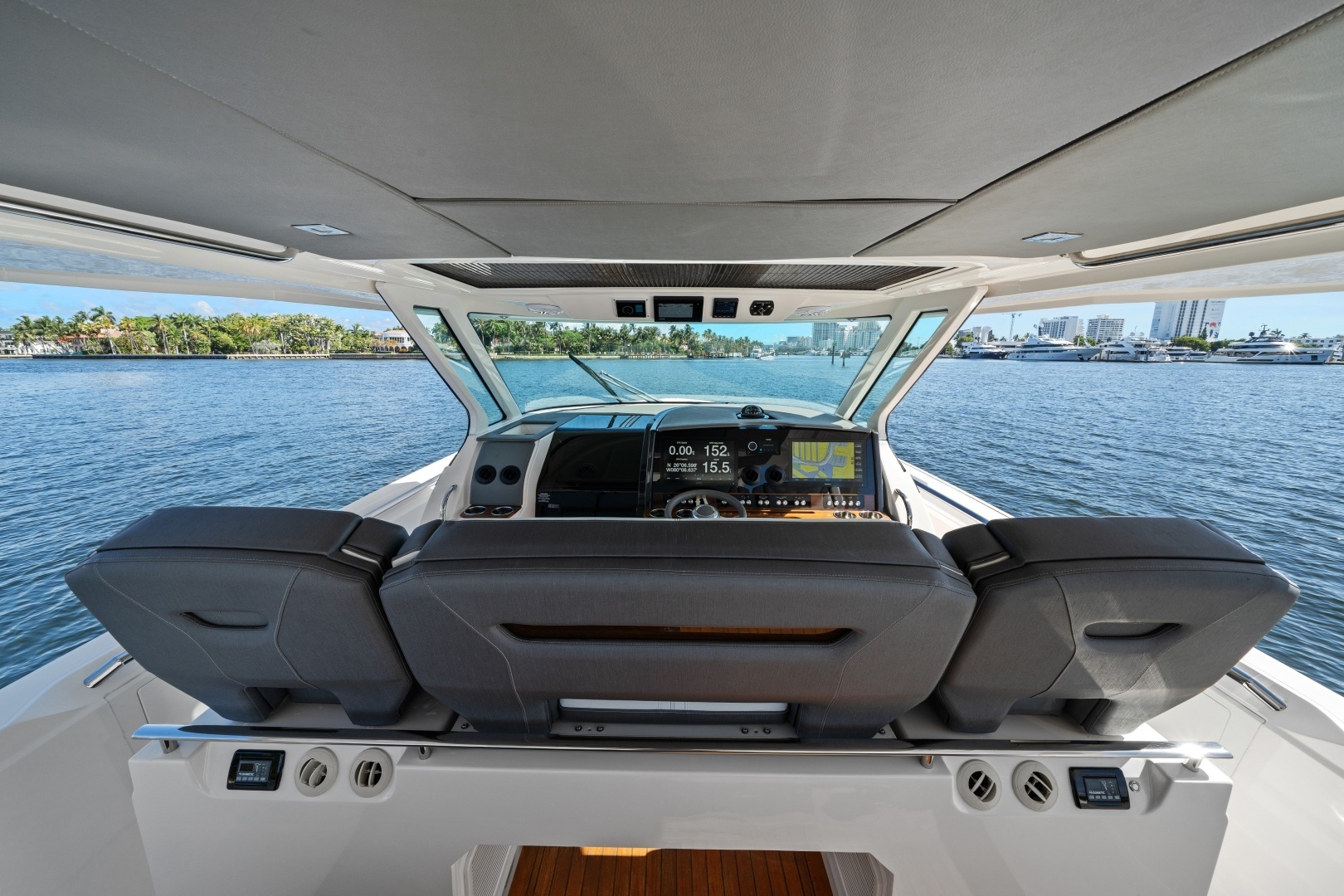 Tiara Yachts  Yacht For Sale